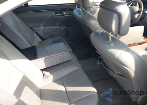 2007 Mercedes-Benz S 550 4Matic z USA, uszkodzony, nr VIN WDDNG86X37A098696